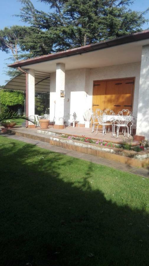 La Casa Di Angelo E Gladys Villa Bella Farnia Екстериор снимка
